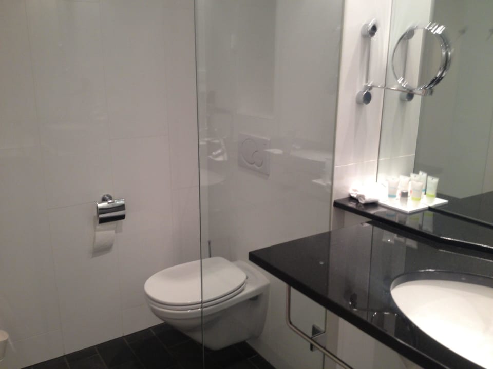 Badezimmer Four Points by Sheraton Panoramahaus Dornbirn