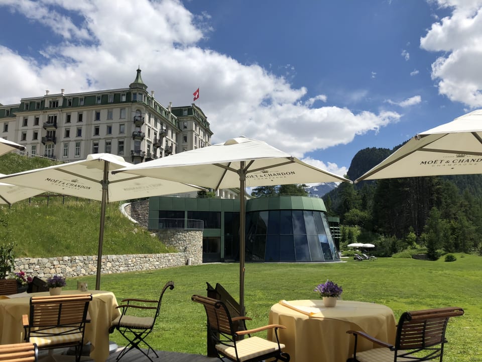 Außenansicht Grand Hotel Kronenhof Pontresina