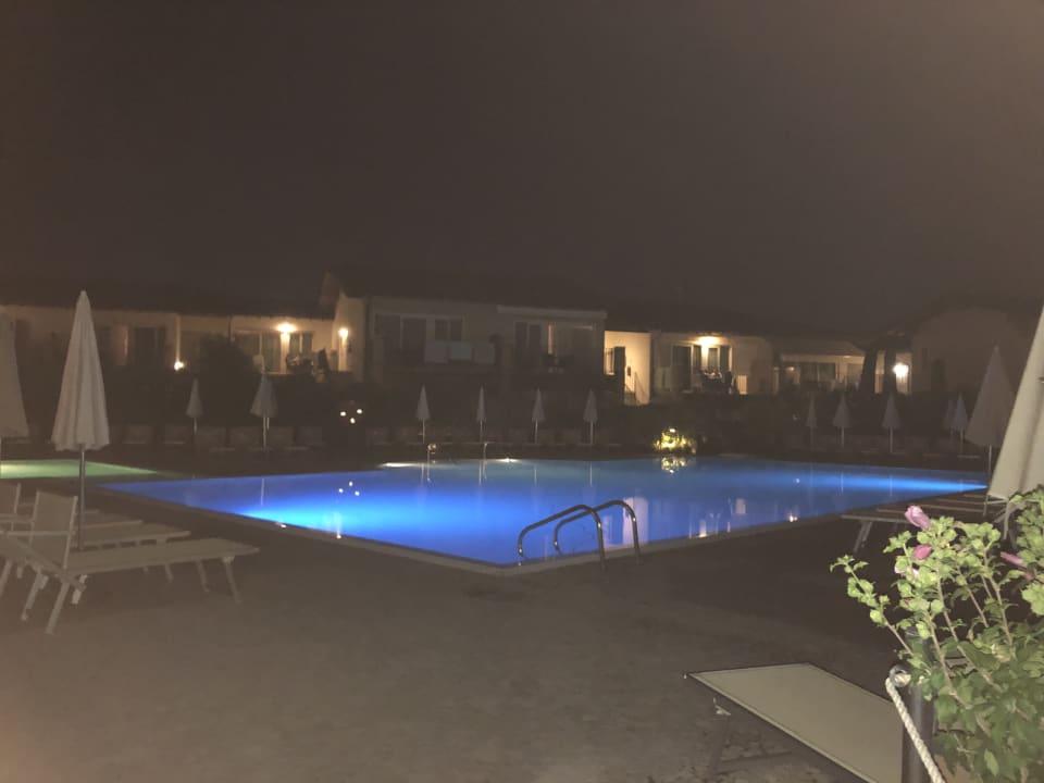 Pool Lake Garda Resort