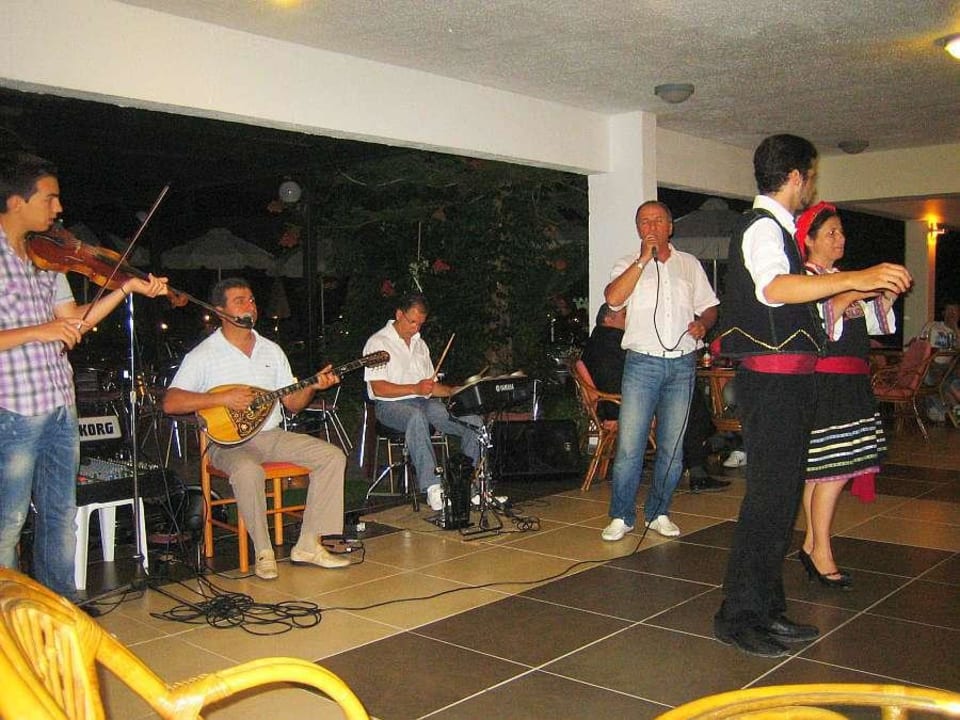 Griechischer Abend an der Bar Hotel Tigaki Beach