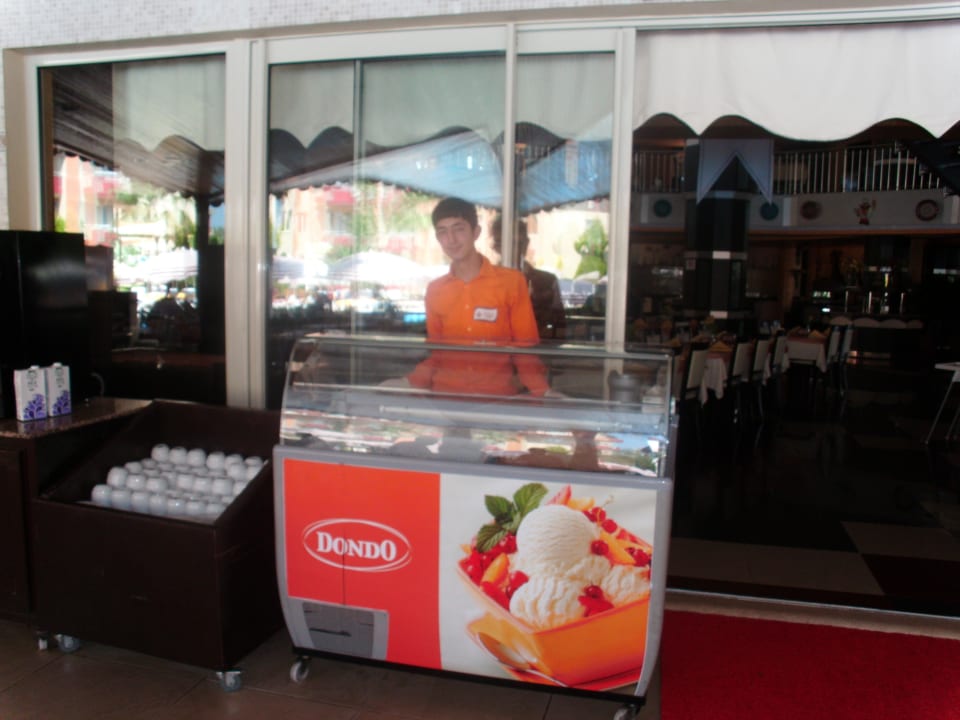 Eis  Hotel Orfeus Park