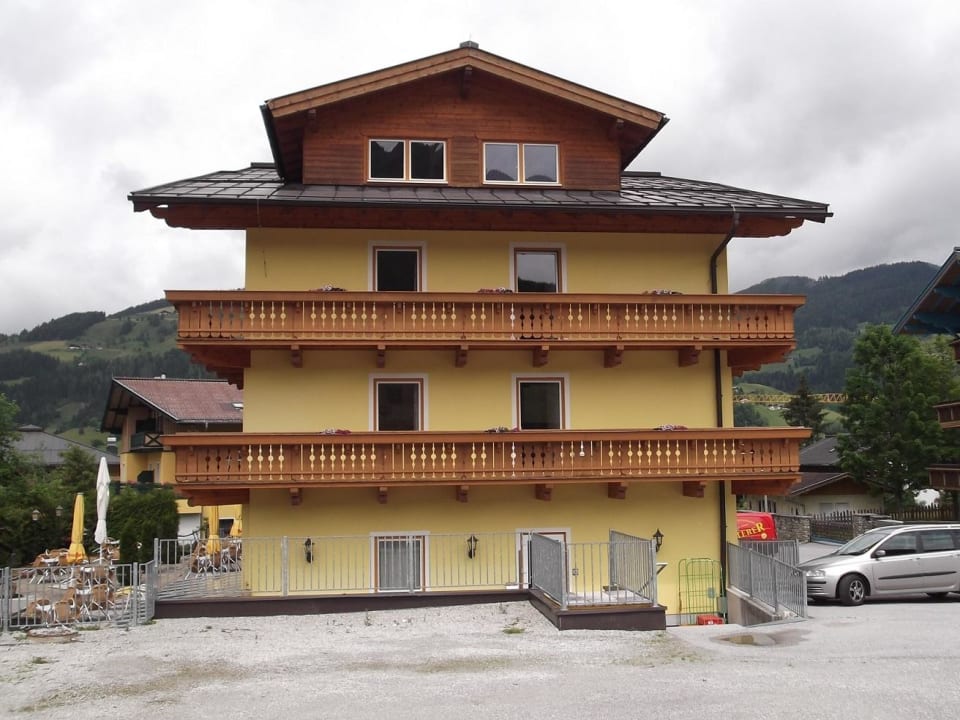 Seitenansicht vom Hotel Hotel Tatzlwurm by Alpeffect