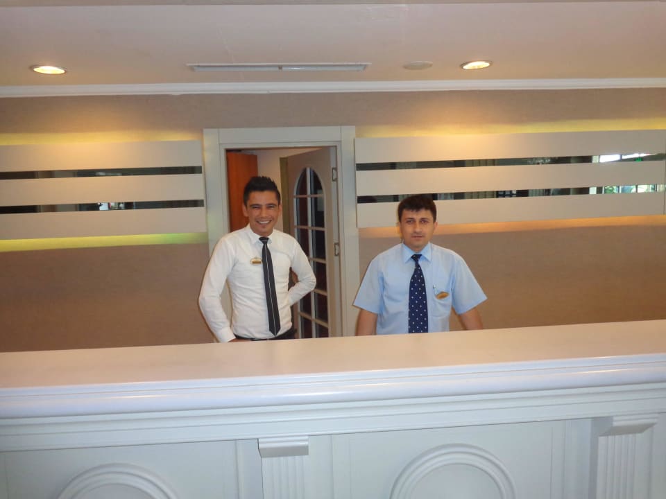 Rezeption freundlich Bella Resort & Spa