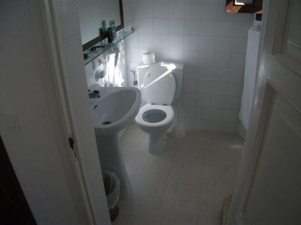 Waschbecken in Spuckweite Hoposa Hotel Niu