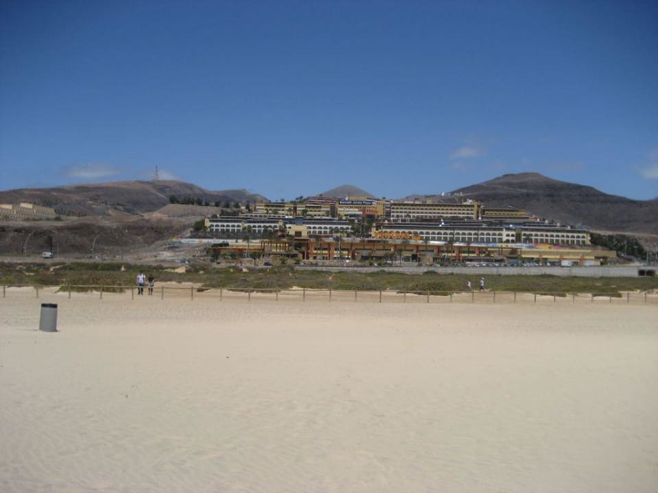 Das Hotel vom Strand aus gesehen Occidental Jandía Playa