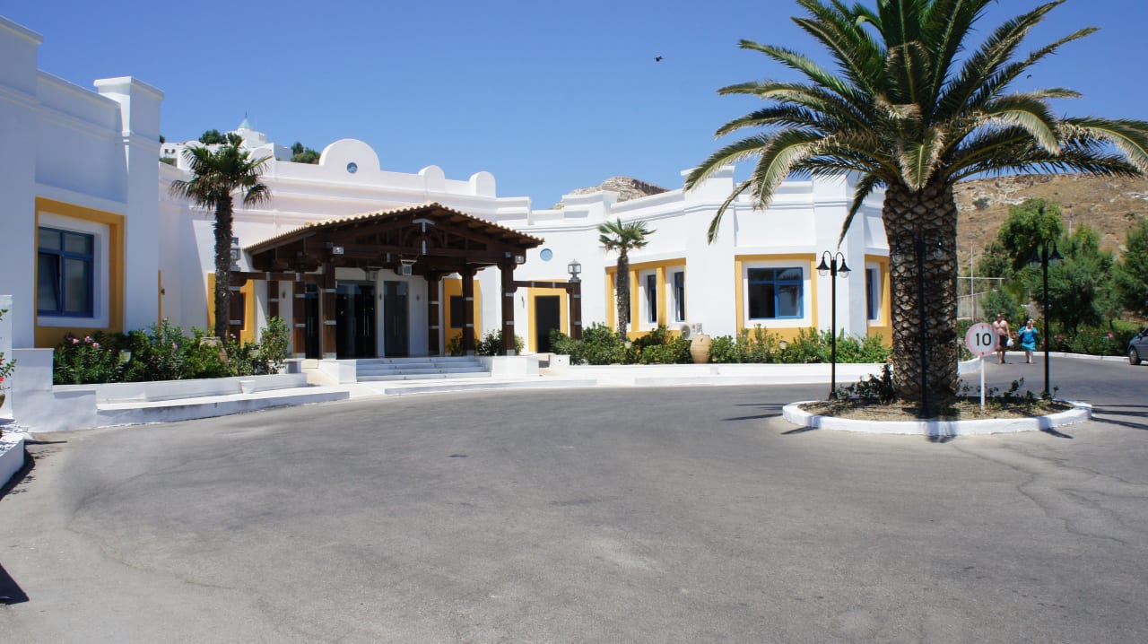 Eingang zum Hotel Lagas Aegean Village