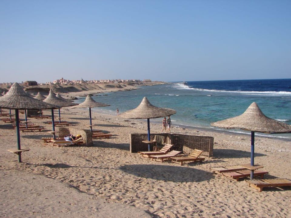 Strand Hotel Carnelia Beach Resort