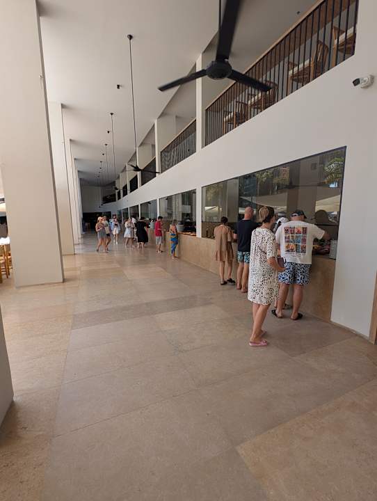 Gastro Serry Beach Resort