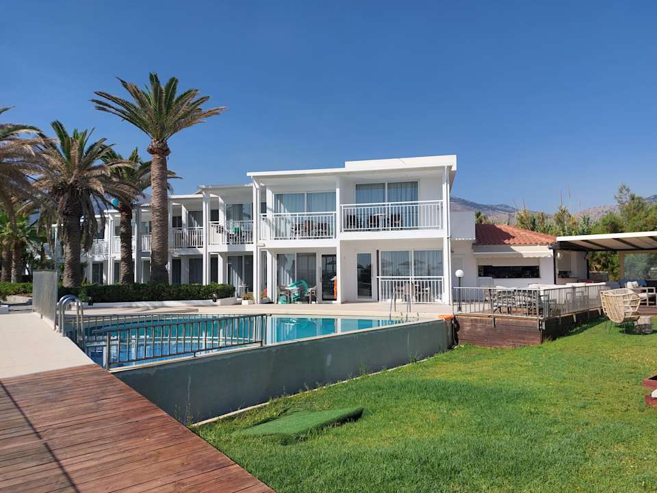 Außenansicht HARPIN Happy Days Beach Hotel