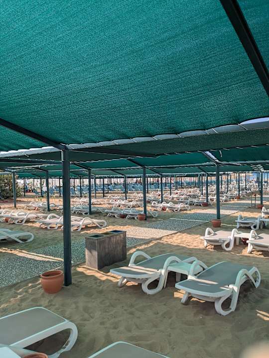 Strand Side Breeze Hotel