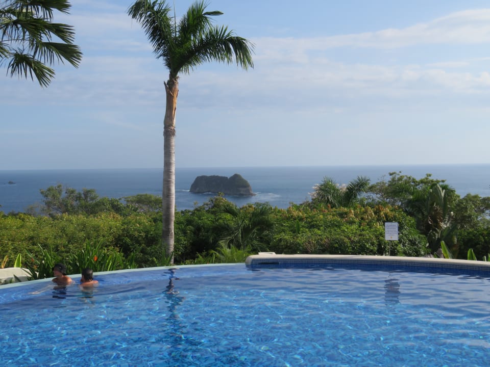Pool Parador Resort & Spa