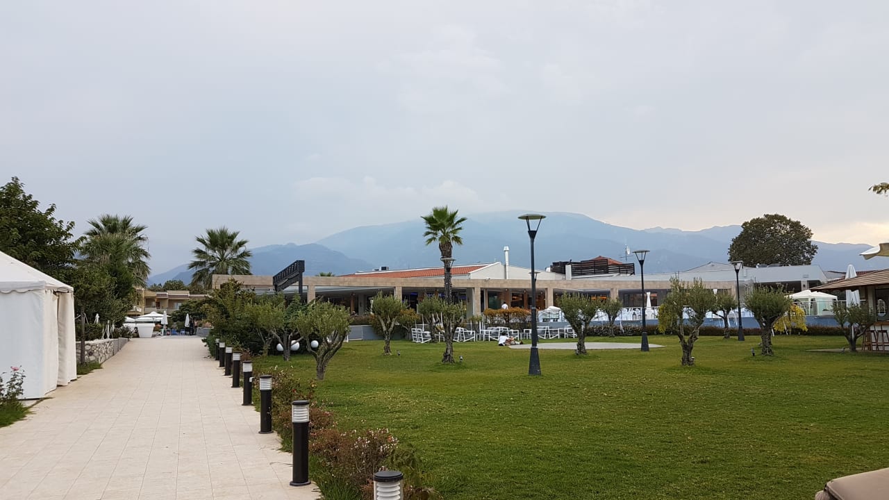 Gartenanlage alltoura Club Hotel Poseidon Palace