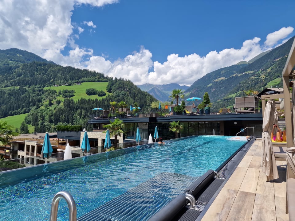 Pool STROBLHOF Active Family SPA Resort