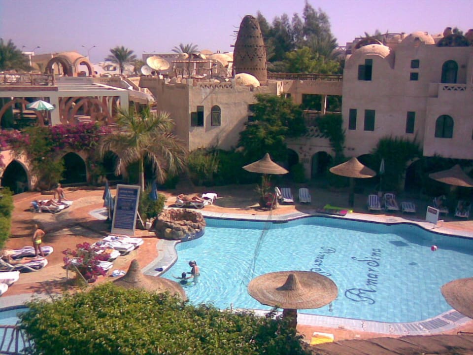 Widok na dziedziniec Hotel Amar Sina