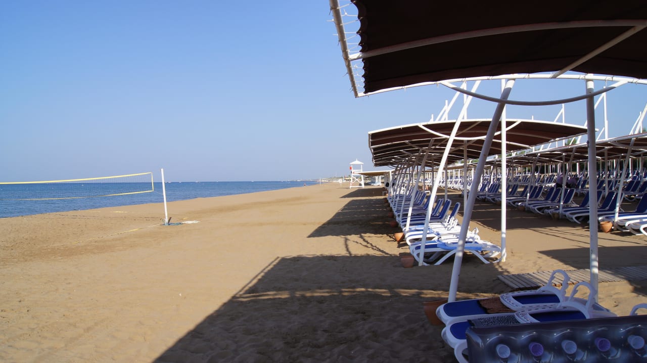 Strand Alba Queen Hotel