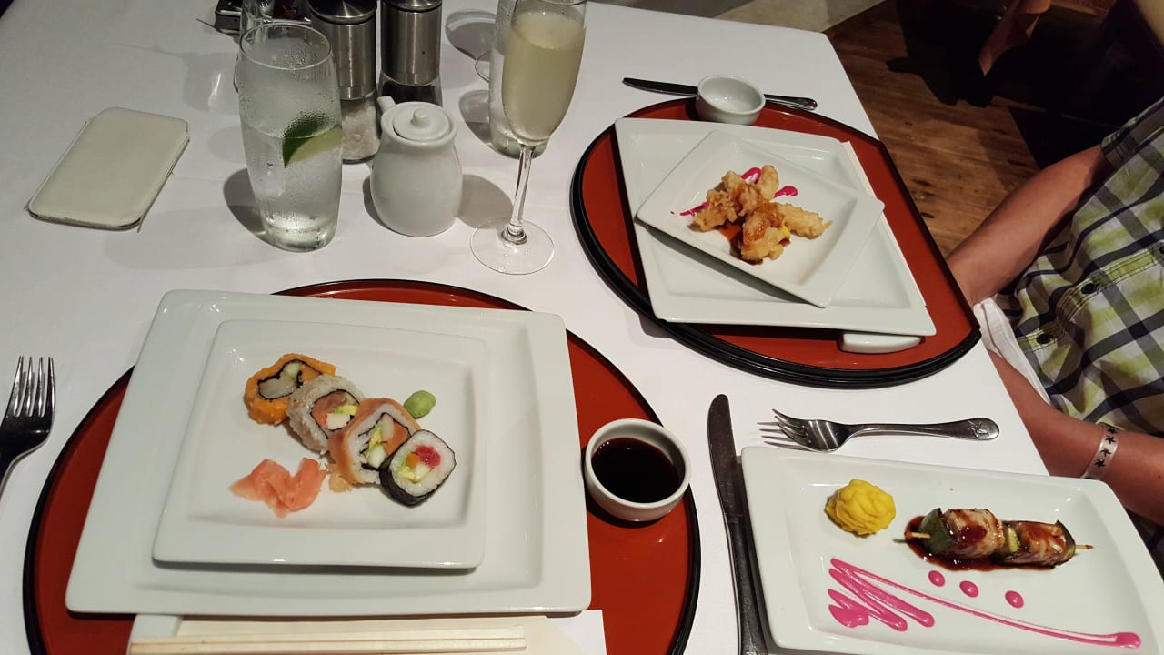 Vorspeise beim Japaner JOIA Paraiso by Iberostar