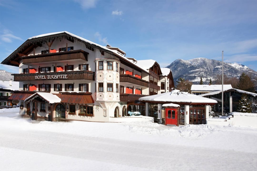 Außenansicht Winter Hotel Zugspitze