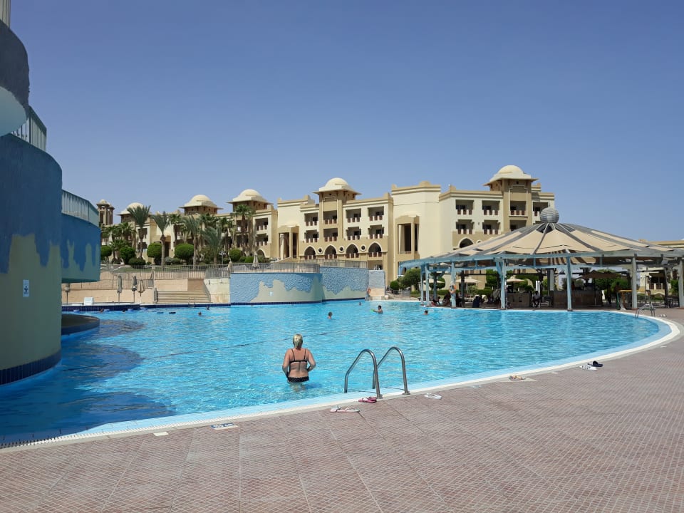 Pool Serenity Alpha Beach