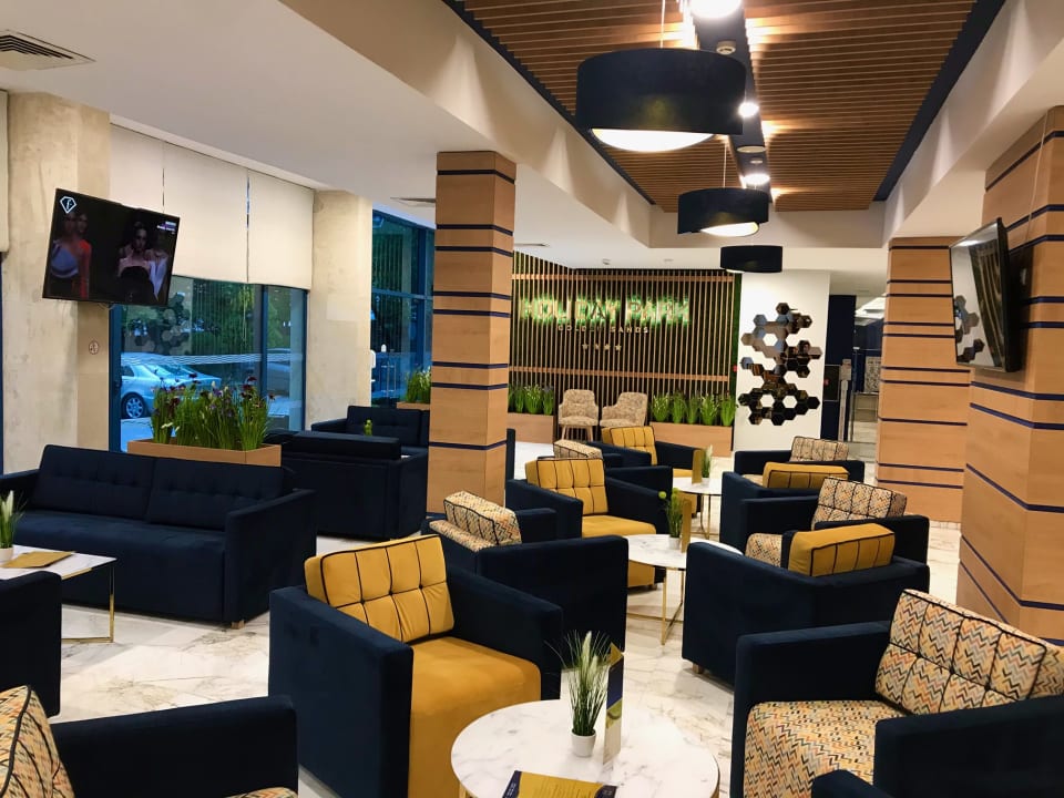 Lobby Hotel Holiday Park