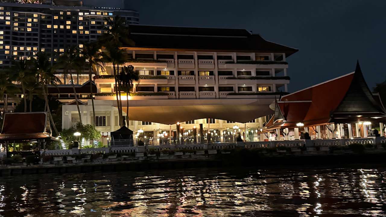 Außenansicht Anantara Riverside Bangkok Resort