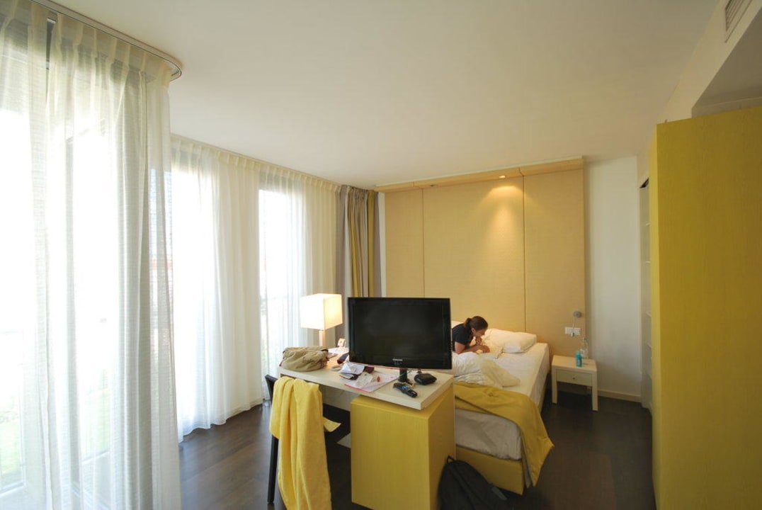 Wunderschöne Zimmer in gelb Falkensteiner Family Hotel Diadora