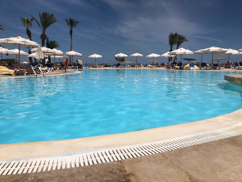 Pool Mövenpick Resort & Spa El Gouna