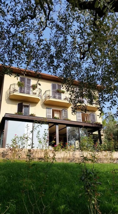 Außenansicht mit Wintergarten Hotel Degli Olivi