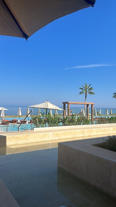 Pool The Royal Senses Resort, Curio Collection by Hilton