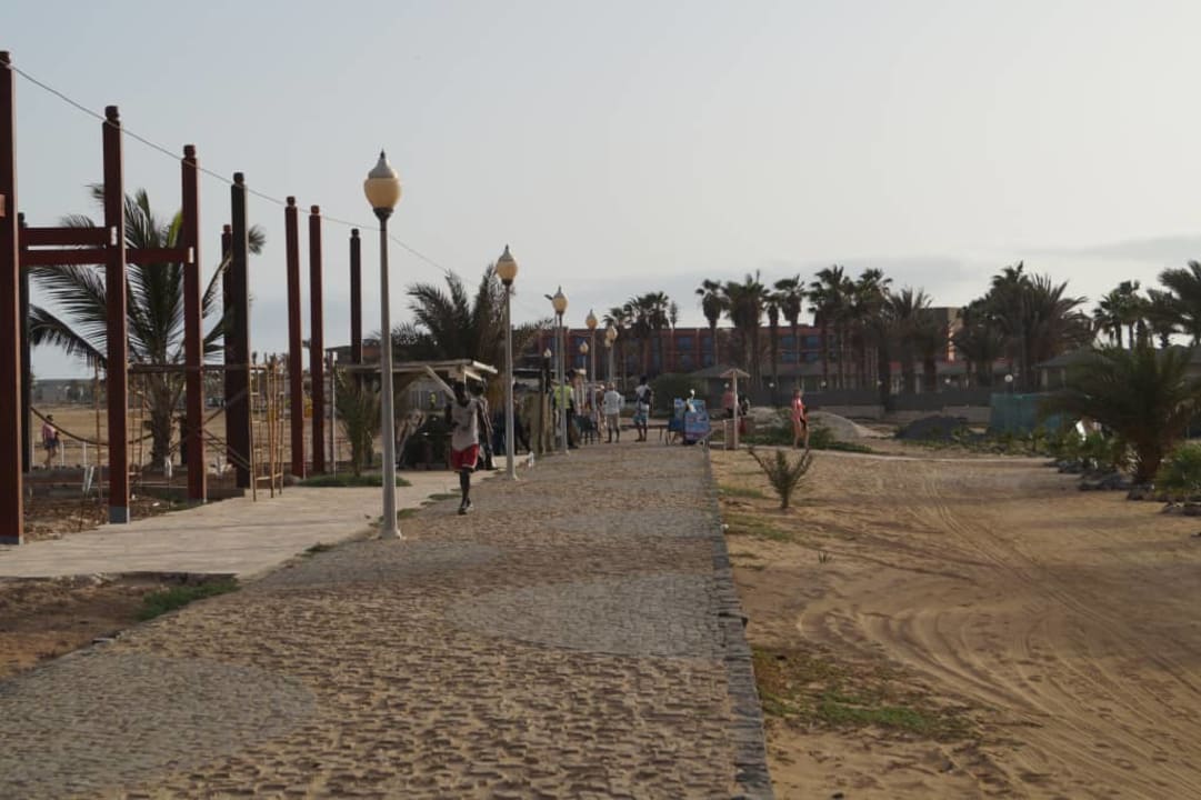 Nadmorska promenada Oasis Salinas Sea