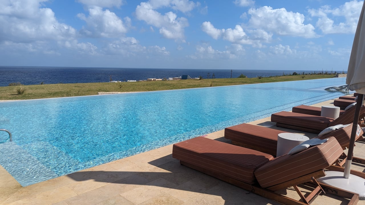 Pool The Royal Senses Resort, Curio Collection by Hilton