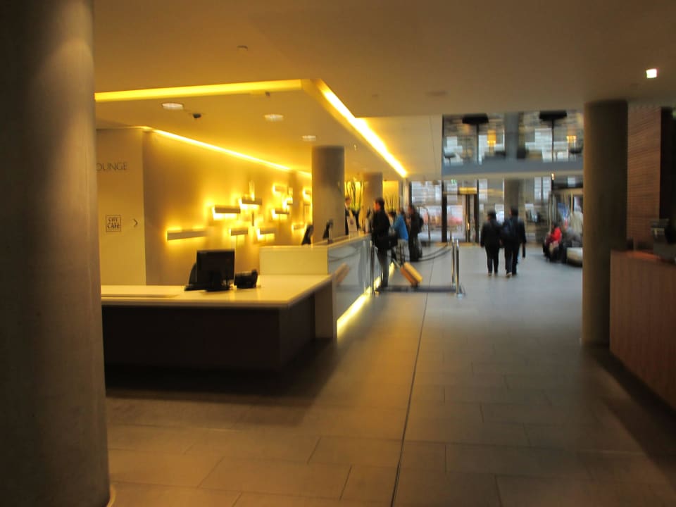 Lobby/Rezeption DoubleTree by Hilton Hotel London - Tower of London