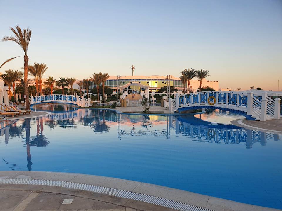 Pool Hilton Marsa Alam Nubian Resort