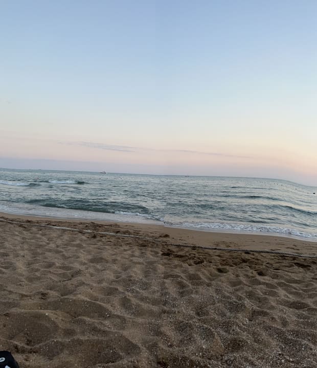 Strand Side Star Elegance