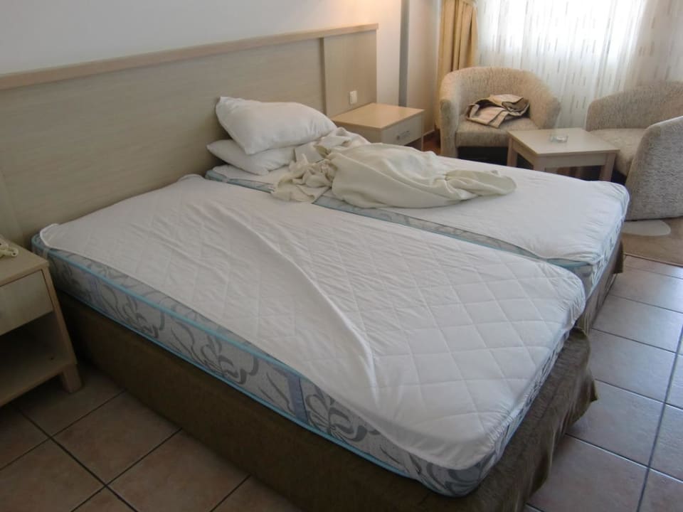 So fanden wir das Zimmer bei Ankunft vor Süral Saray Hotel