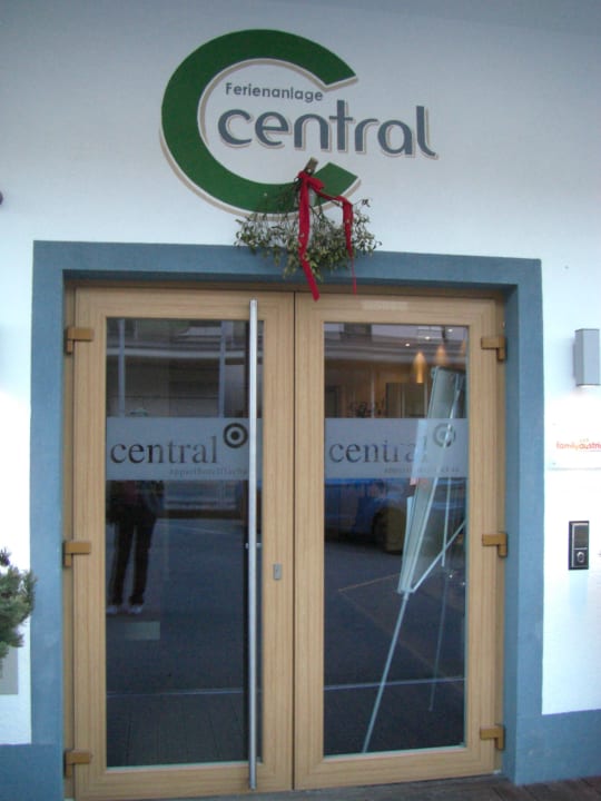 Eingang zur Rezeption Ferienanlage Central