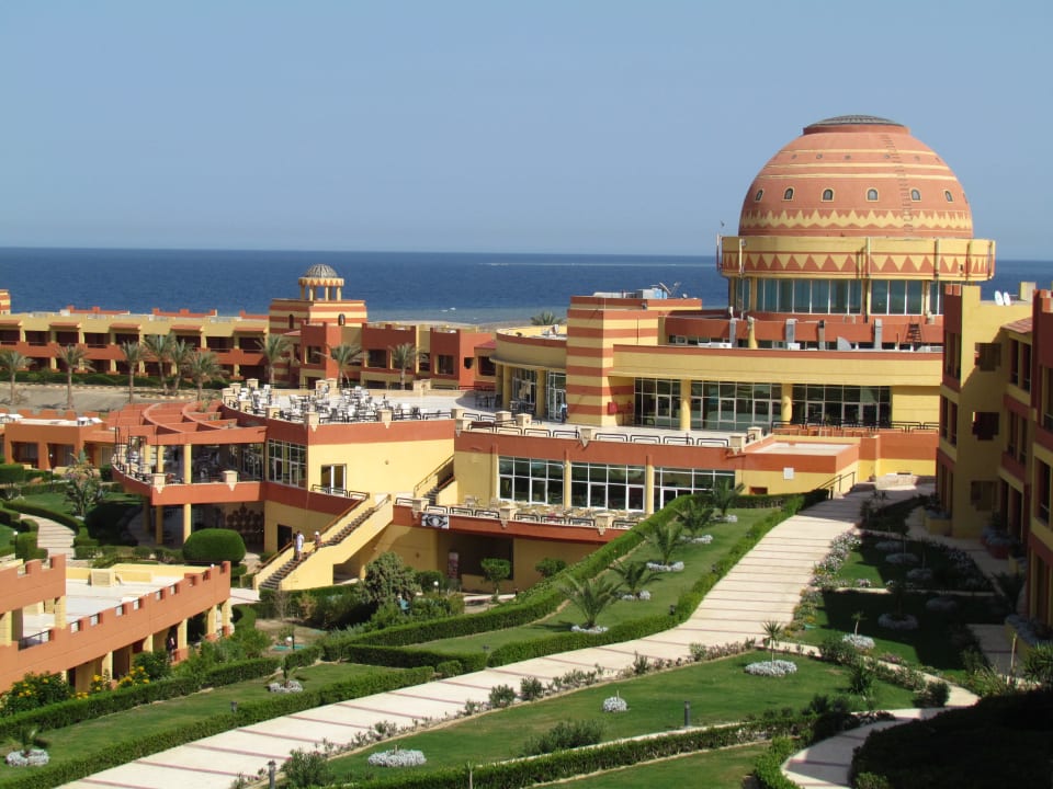 Hotel z zewn Malikia Resort Abu Dabbab