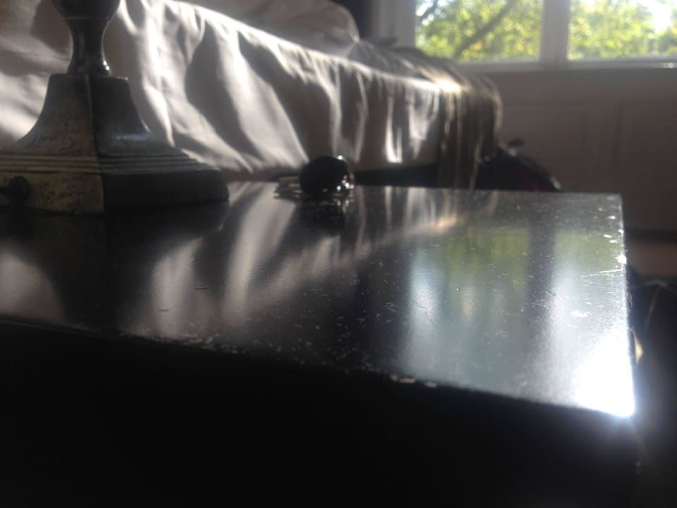 Staub auf dem Nachttisch Hotel Am Dammtor