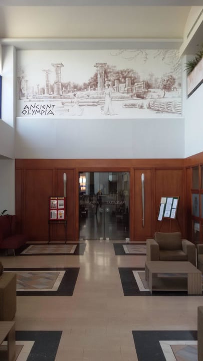 Eingang Speisesaal Kresten Palace Hotel