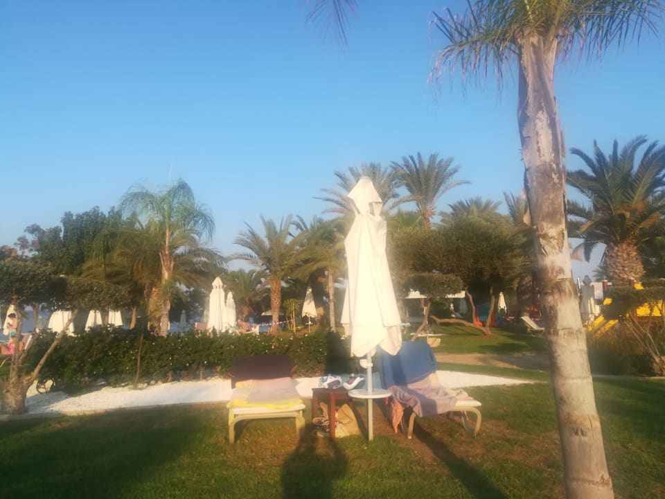 Außenansicht Crystal Springs Beach Hotel