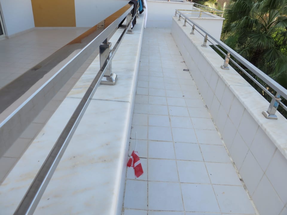 Weg um Balkon Familienzimmer Block A My Home Resort