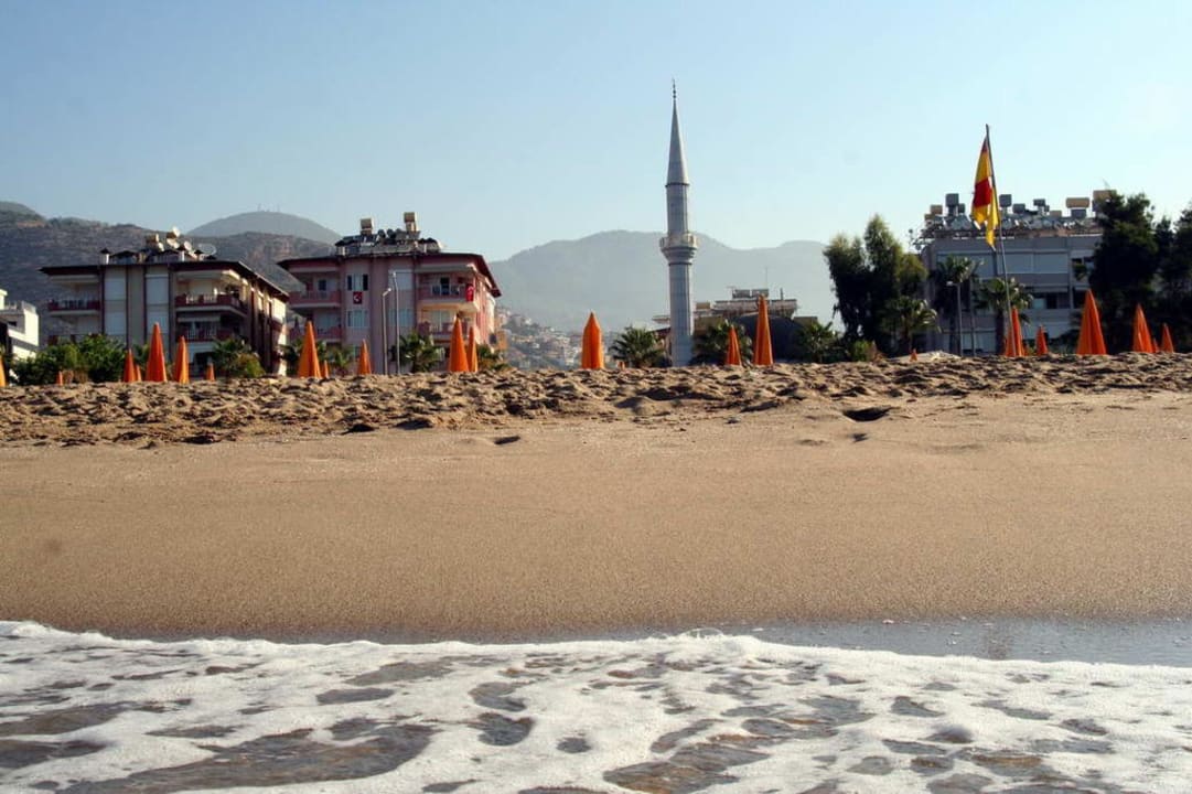 Strand direkt vorm Hotel Kleopatra Ikiz Hotel