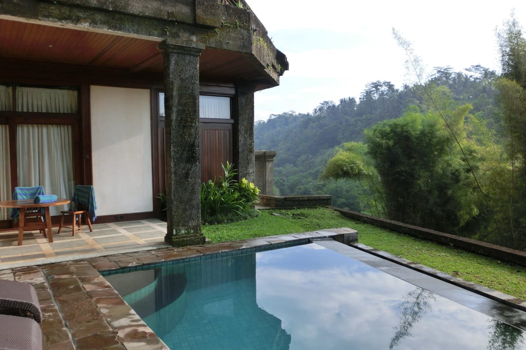 Blick über die  Poolterrasse The Payogan Villa Resort & Spa