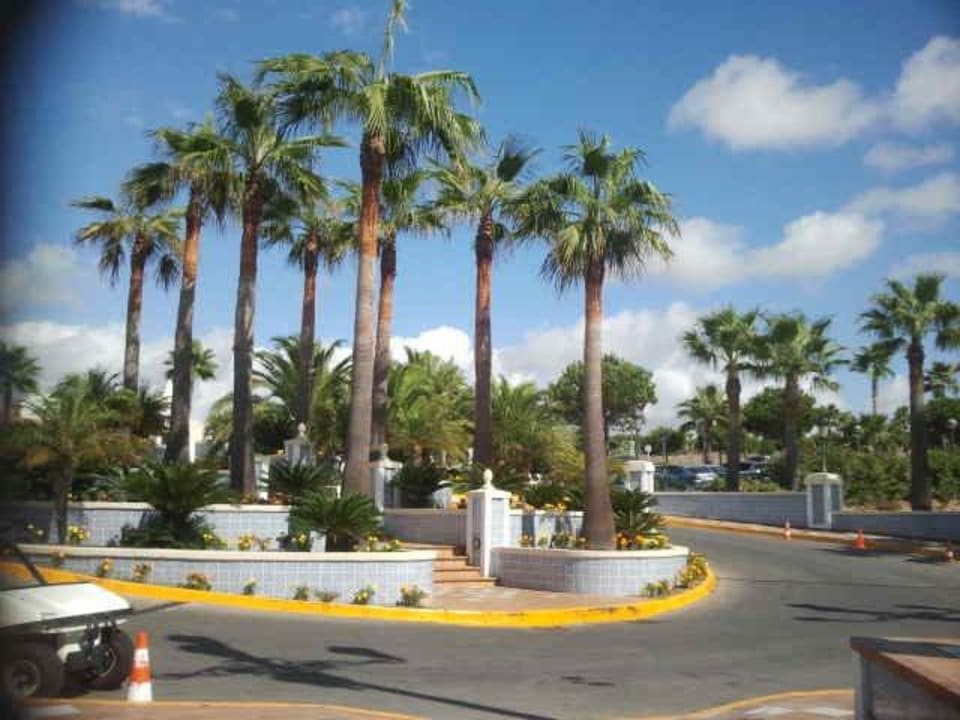Vor der Empfangshalle Hotel Riu Chiclana