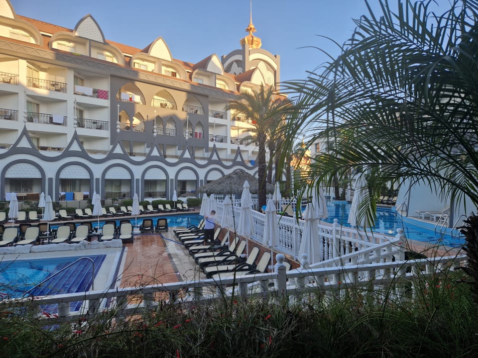 Pool Well Palace Side