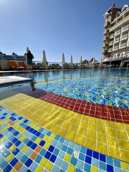 Pool Side Mare Resort & Spa