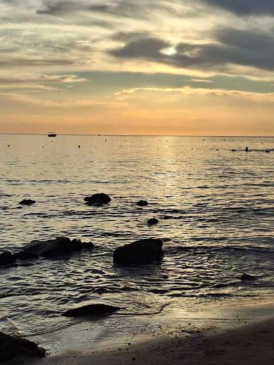 Strand Bella Resort & Spa