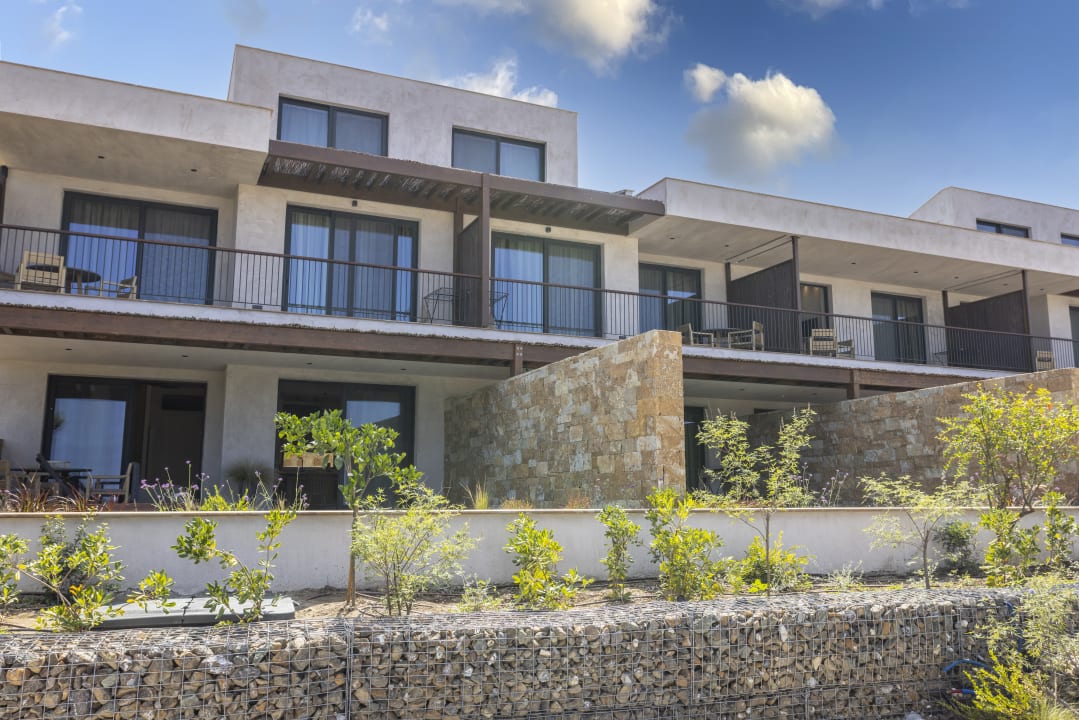 Außenansicht Pnoes Luxury Suites