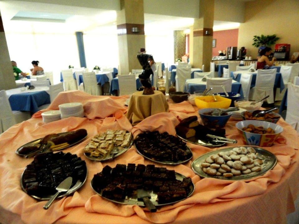 Ciasteczka -bufet śniadaniowy Marianna Palace Hotel