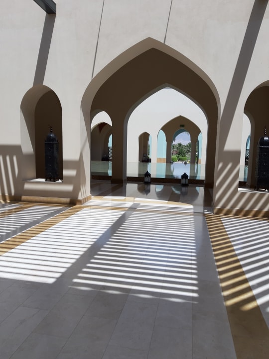 Lobby Salalah Rotana Resort