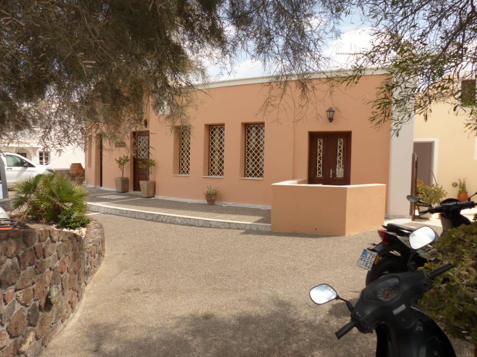 Eingang/Terrasse Standardzimmer Hotel Mathios Village